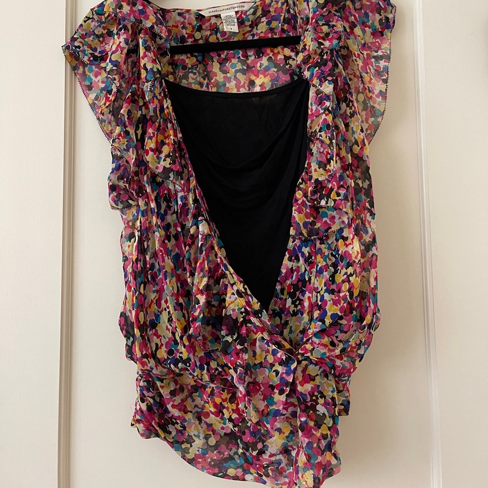 Diane von Furstenberg ruffle sleeve top size 6